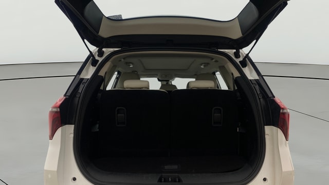 View Mahindra XUV700 Image 43 Used Mahindra XUV700 Image 43