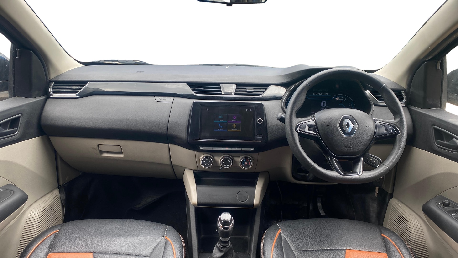 View 2021 Renault Triber RXT Image 29 Used 2021 Renault Triber RXT Image 29