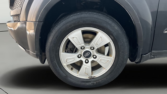 View Mahindra XUV500 Image 28 Used Mahindra XUV500 Image 28