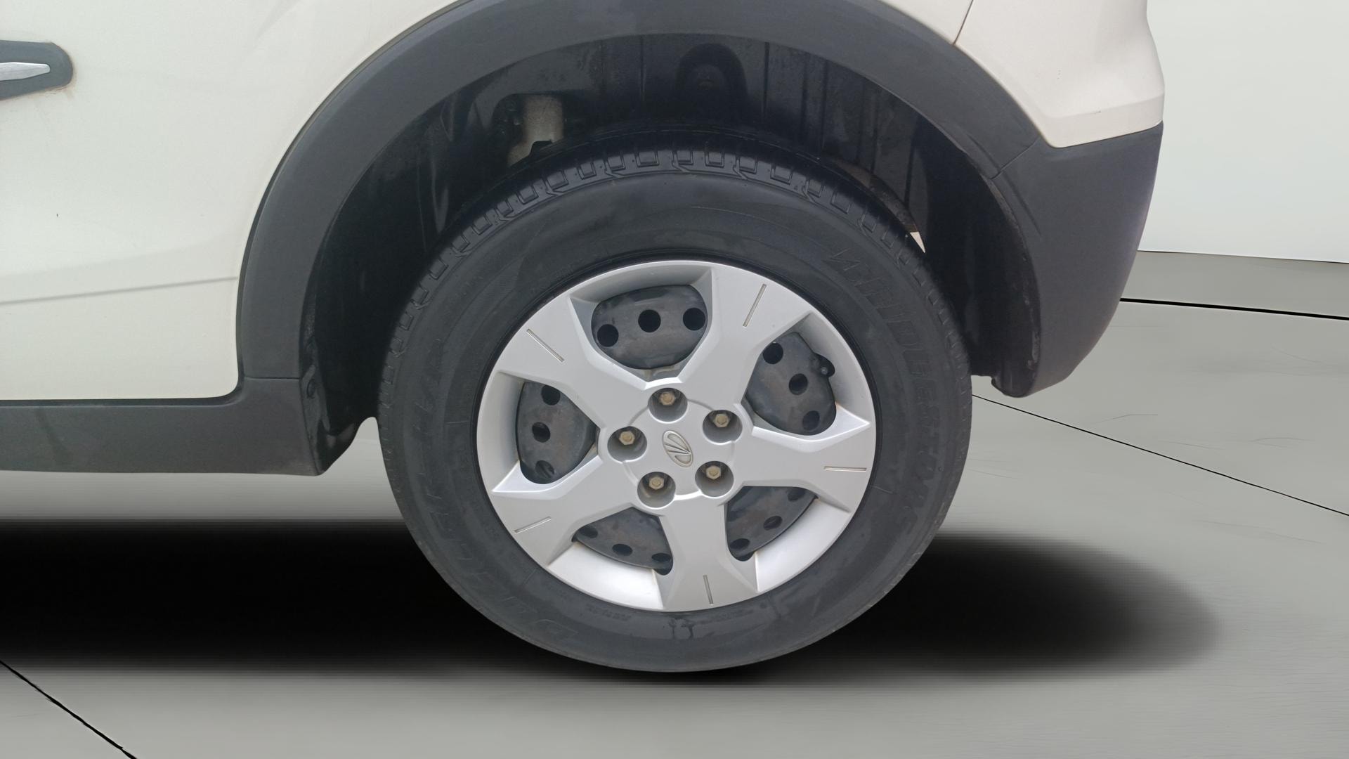 View 2021 Mahindra XUV300 W4 Petrol BS IV Image 11 Used 2021 Mahindra XUV300 W4 Petrol BS IV Image 11