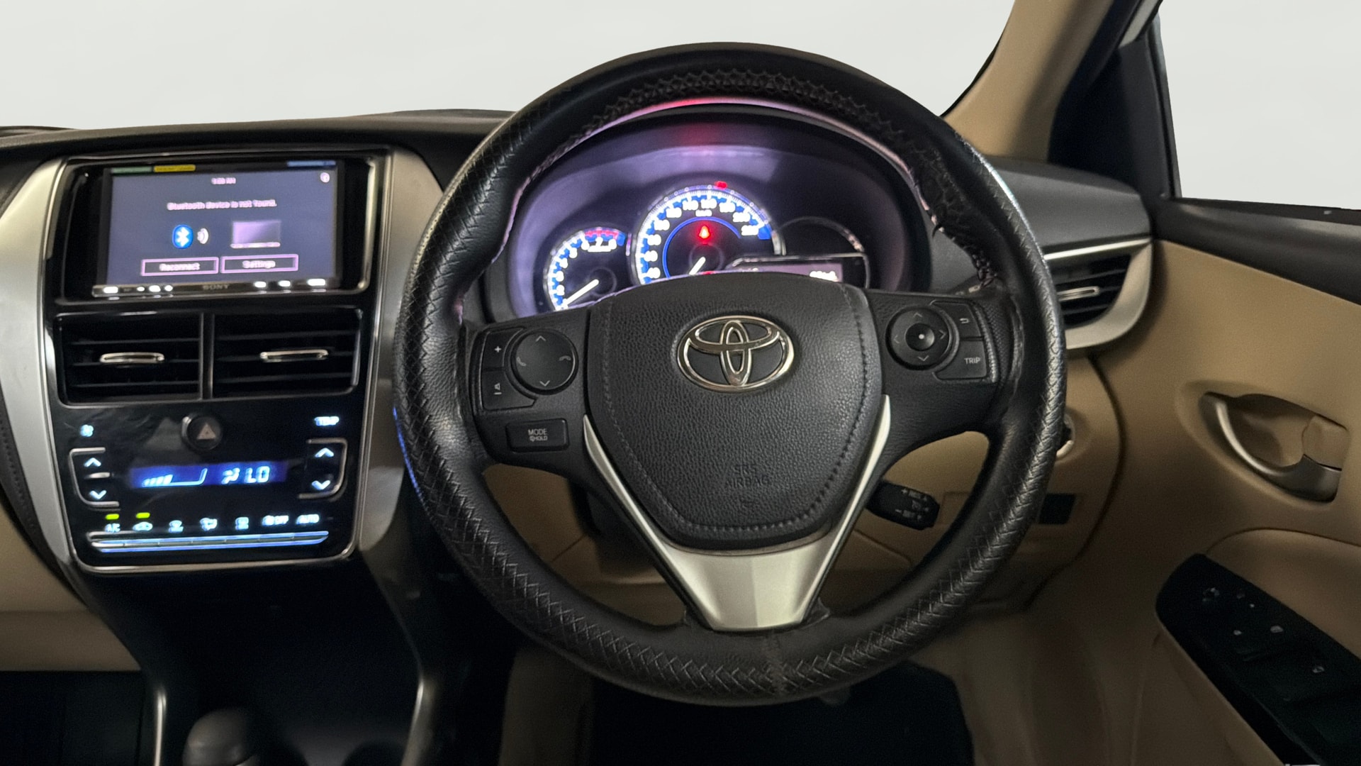 View 2018 Toyota Yaris V CVT Image 21 Used 2018 Toyota Yaris V CVT Image 21