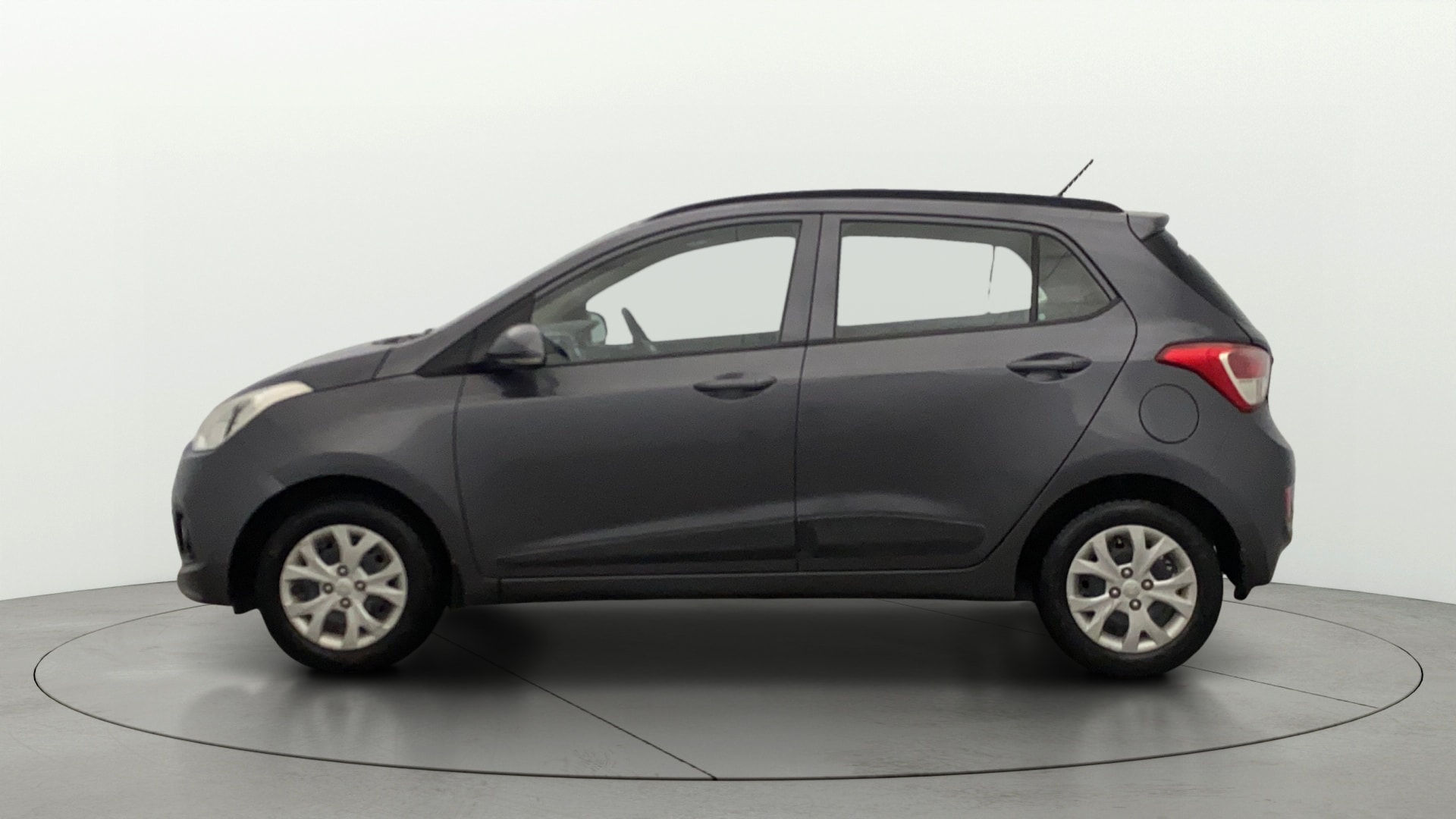View 2015 Hyundai Grand i10 Sportz 1.2 Kappa Image 5 Used 2015 Hyundai Grand i10 Sportz 1.2 Kappa Image 5