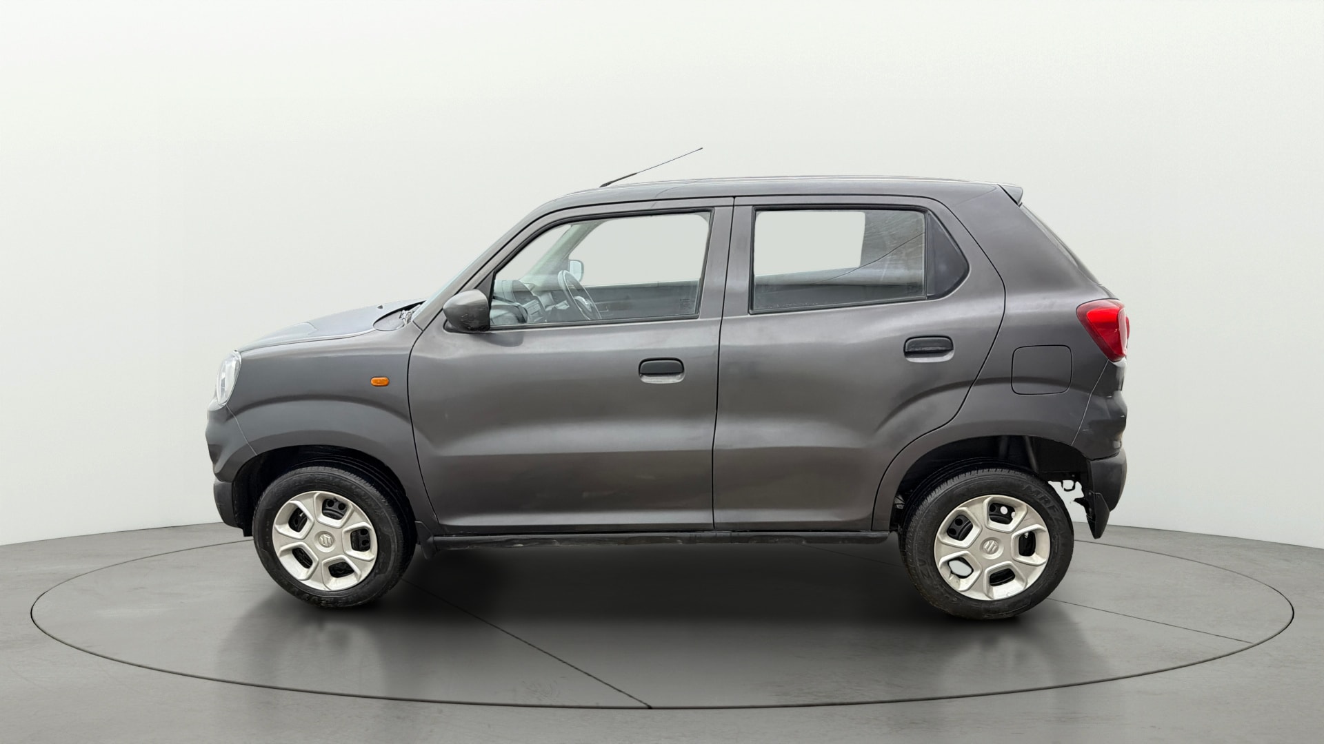 View 2023 Maruti Suzuki 1000 Base Variant Image 5 Used 2023 Maruti Suzuki 1000 Base Variant Image 5