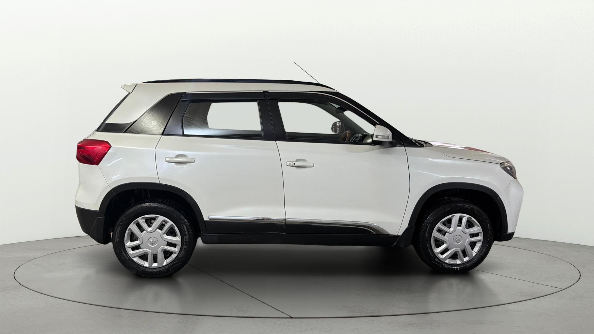 View 2022 Toyota Urban Cruiser Mid MT Image 8 Used 2022 Toyota Urban Cruiser Mid MT Image 8