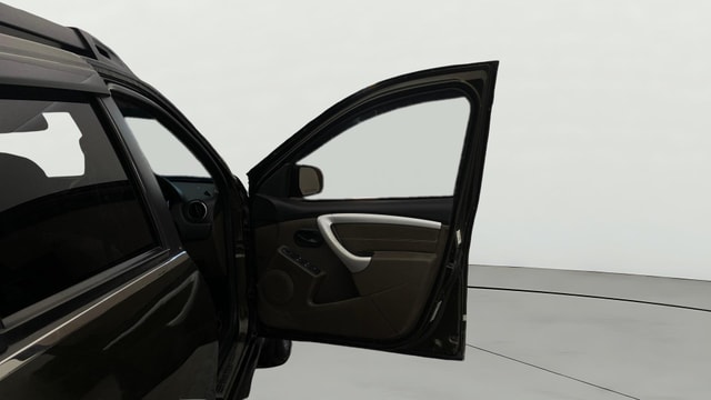View Renault Duster Image 45 Used Renault Duster Image 45