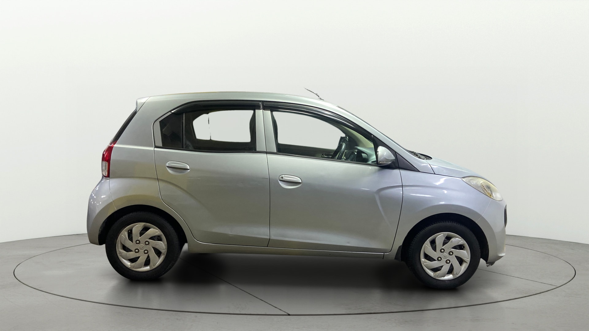 View 2018 Hyundai New Santro D-Lite Petrol Image 27 Used 2018 Hyundai New Santro D-Lite Petrol Image 27