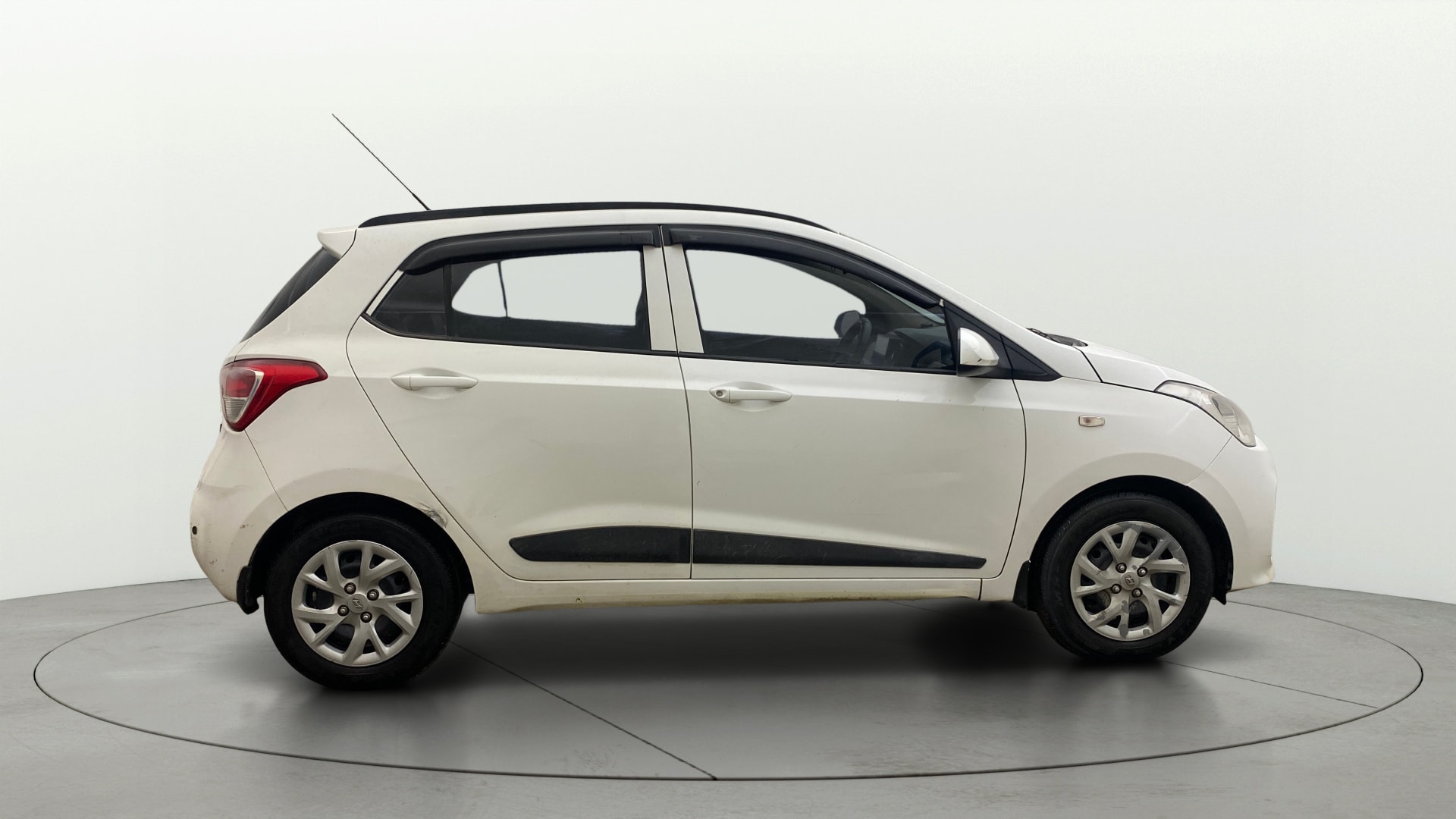 View 2019 Hyundai Grand i10 Magna 1.2 Kappa VTVT Image 8 Used 2019 Hyundai Grand i10 Magna 1.2 Kappa VTVT Image 8