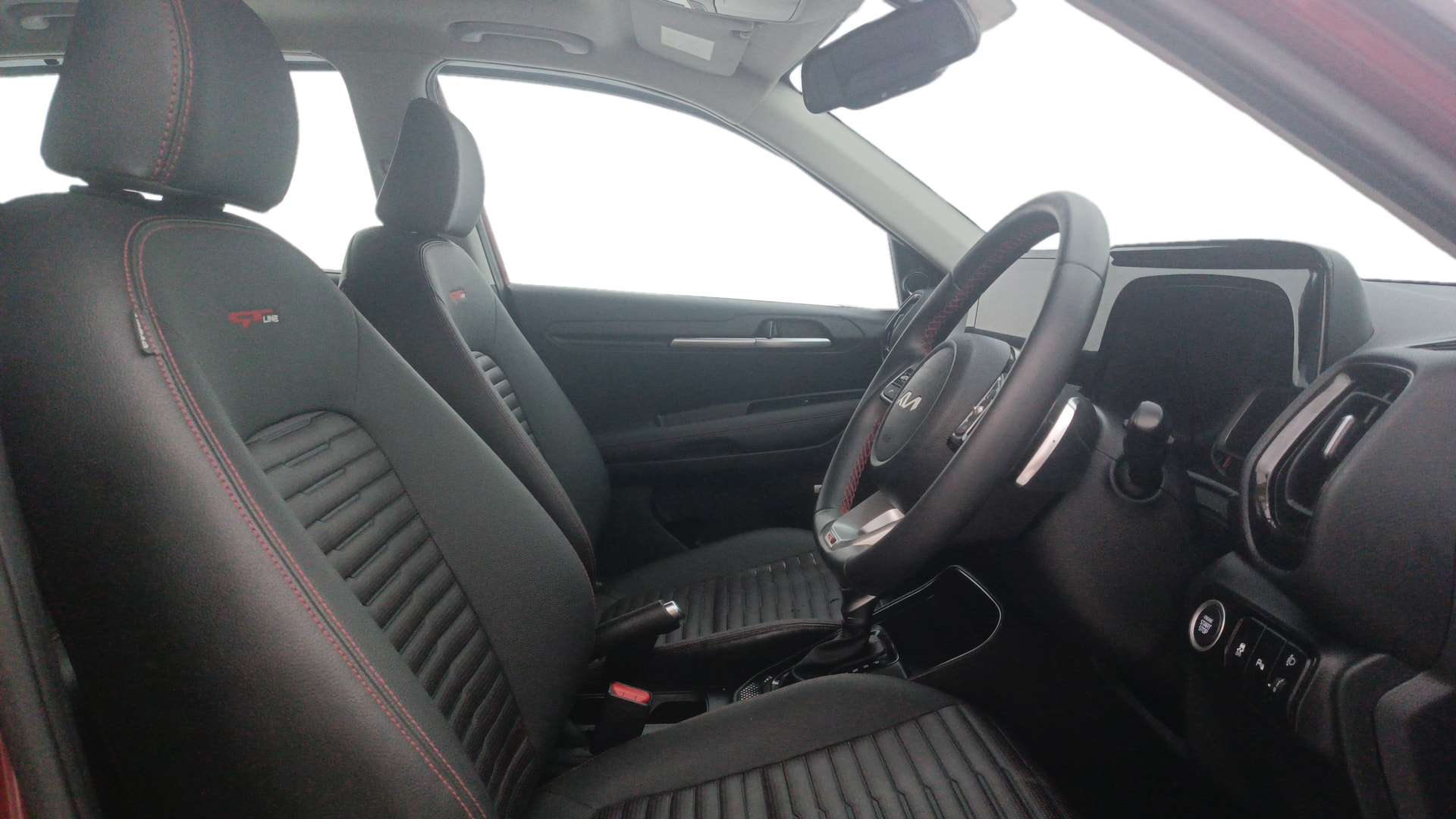 View 2021 Kia Sonet GTX Plus DCT Petrol Dual Tone Image 18 Used 2021 Kia Sonet GTX Plus DCT Petrol Dual Tone Image 18