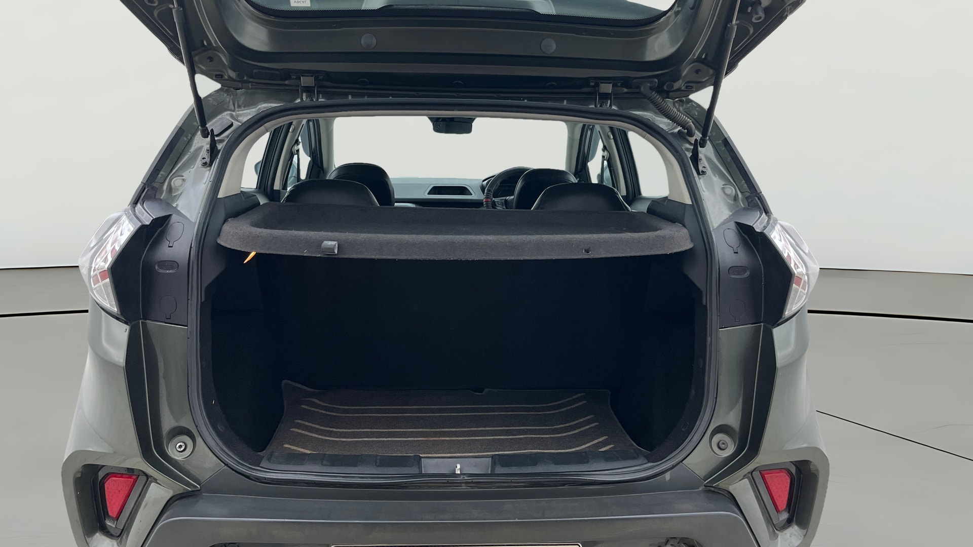 View 2020 Tata Nexon Revotron XE Image 36 Used 2020 Tata Nexon Revotron XE Image 36