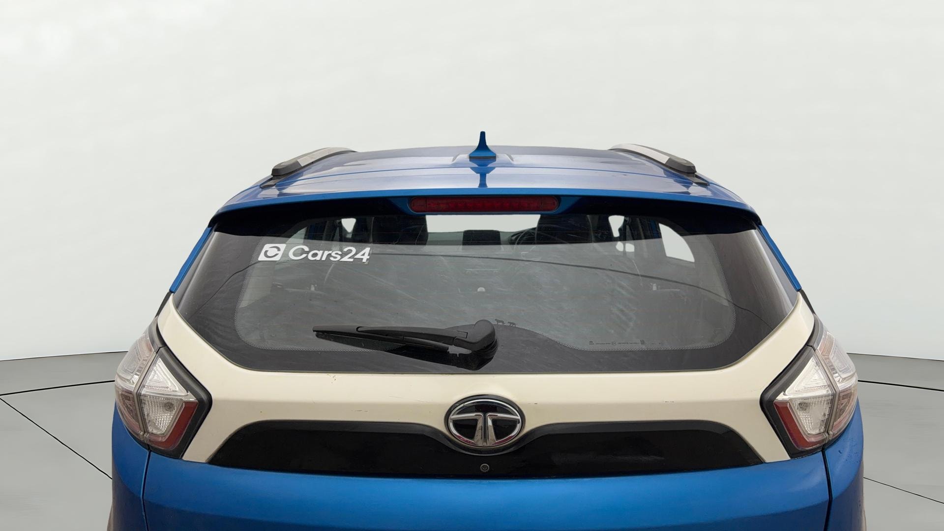 View 2018 Tata Nexon Revotron XE Image 4 Used 2018 Tata Nexon Revotron XE Image 4