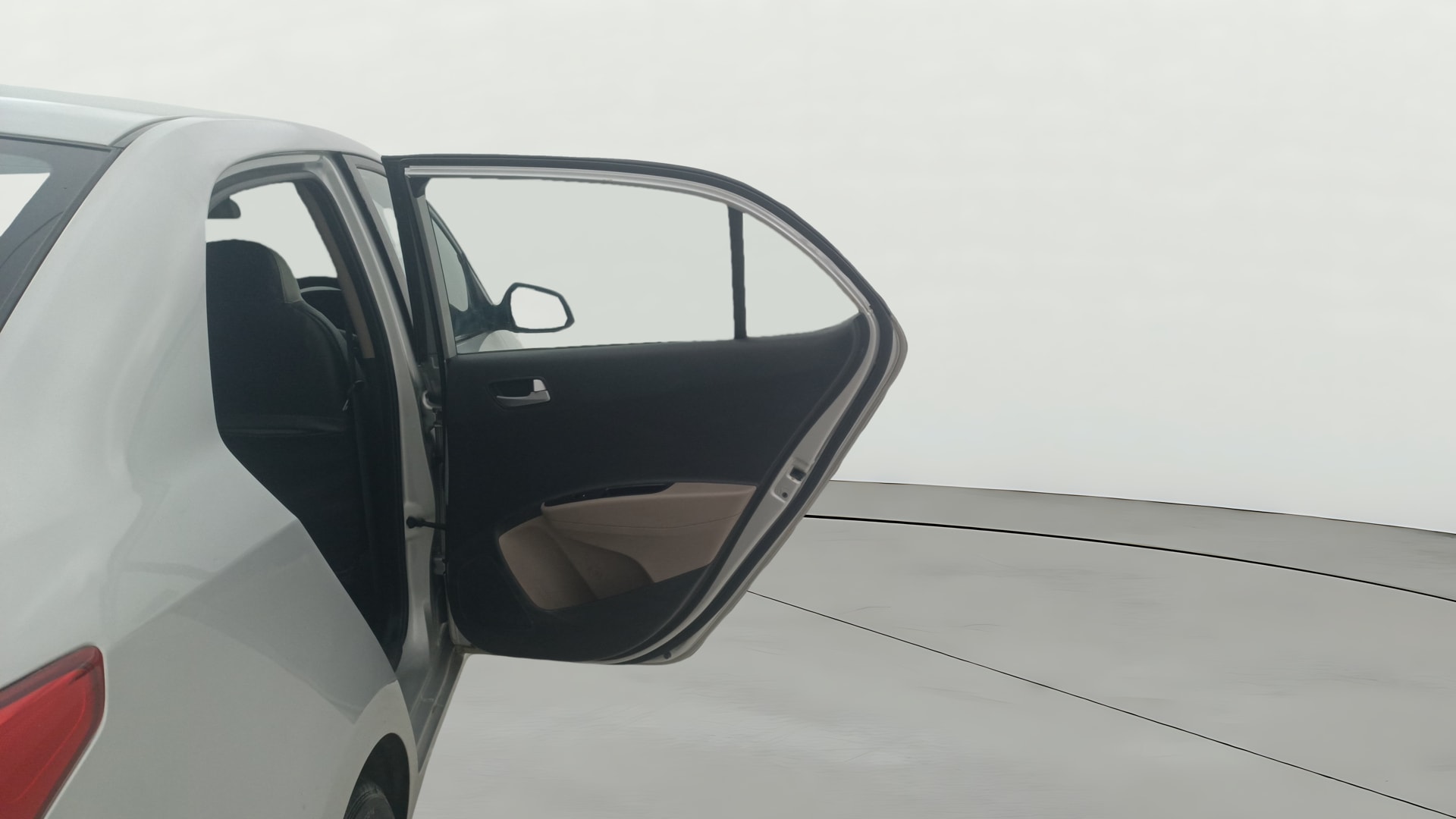 View 2014 Hyundai Xcent S Diesel Image 7 Used 2014 Hyundai Xcent S Diesel Image 7