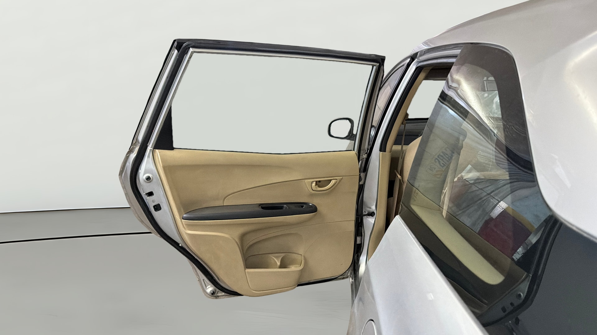 View 2015 Honda Mobilio E Diesel Image 23 Used 2015 Honda Mobilio E Diesel Image 23