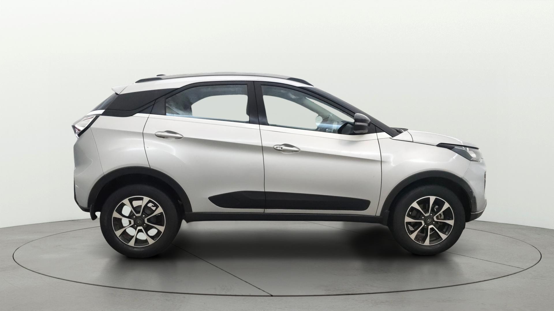 View 2021 Tata Nexon Revotorq XZA Plus (O) AMT Image 28 Used 2021 Tata Nexon Revotorq XZA Plus (O) AMT Image 28