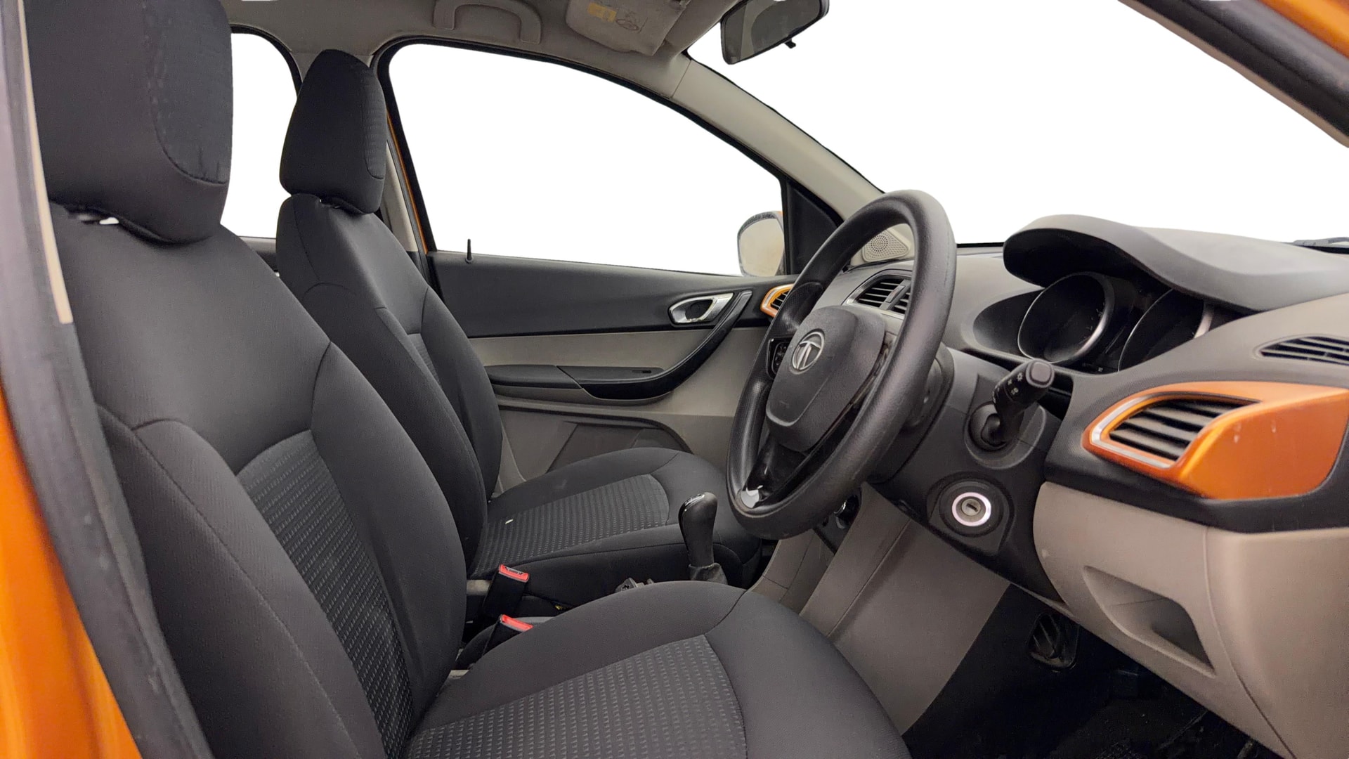 View 2018 Tata Tiago Revotorq XB Image 16 Used 2018 Tata Tiago Revotorq XB Image 16