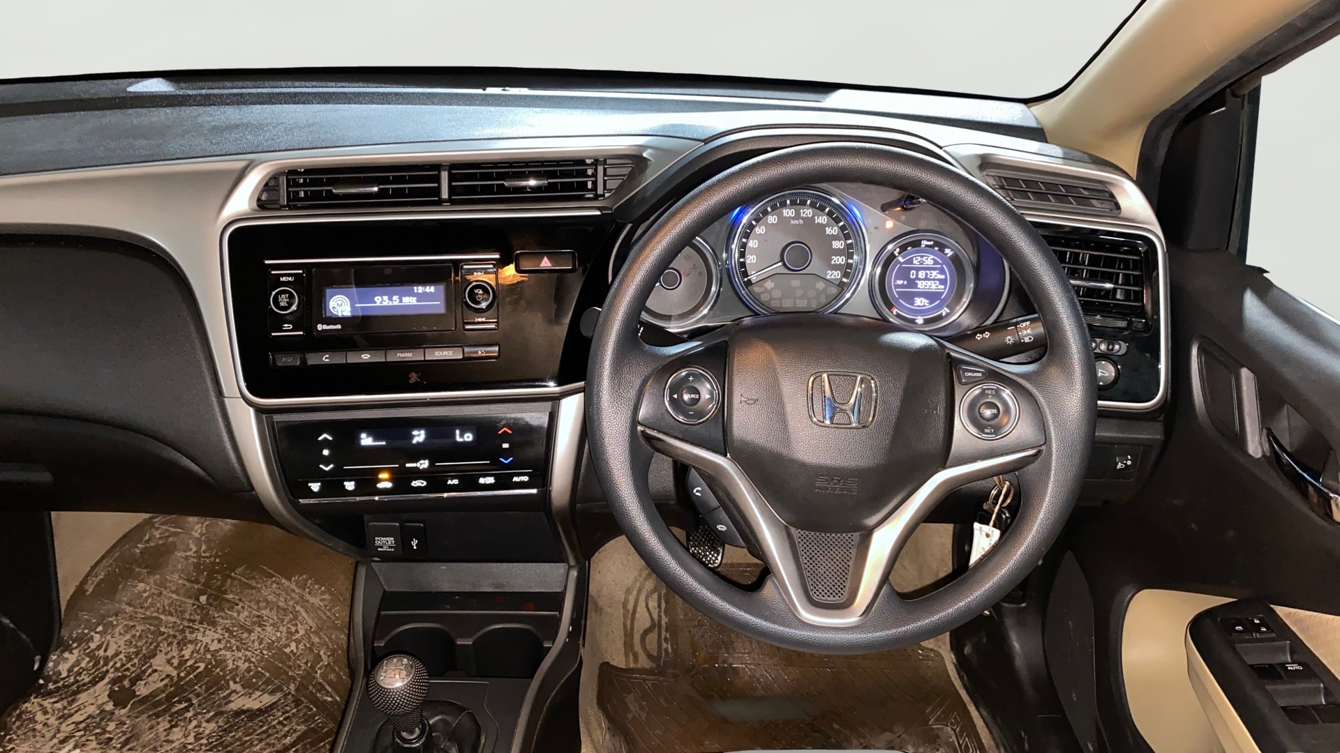 View 2017 Honda City ZX MT Diesel Anniversary Edition Image 21 Used 2017 Honda City ZX MT Diesel Anniversary Edition Image 21