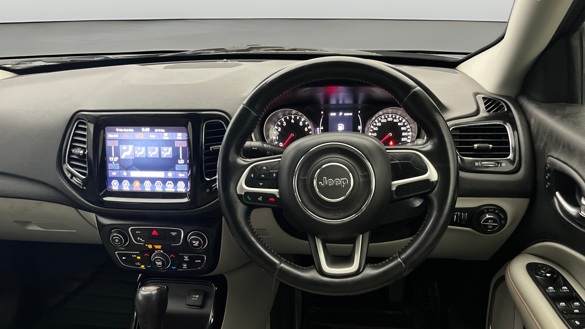 View 2018 Jeep Compass Limited Plus AT Image 12 Used 2018 Jeep Compass Limited Plus AT Image 12