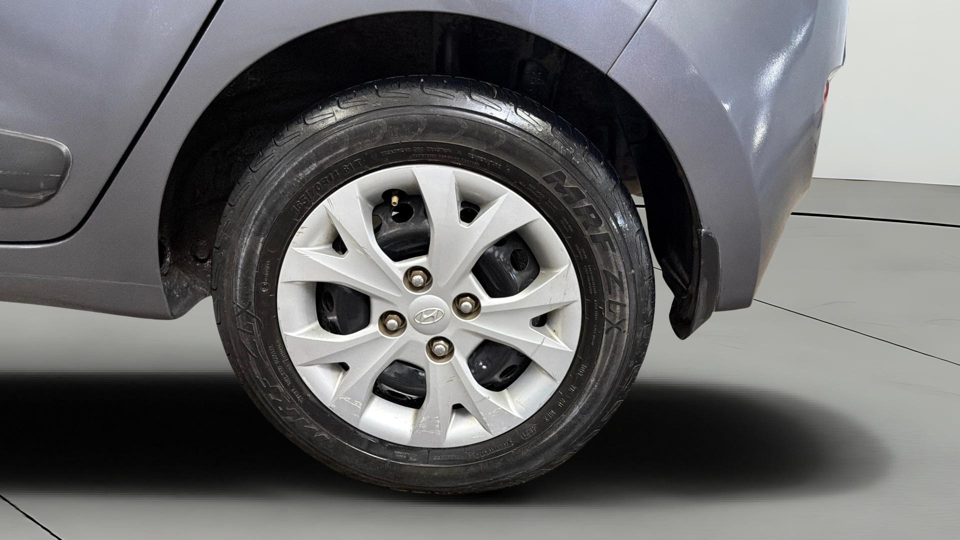 View 2015 Hyundai Grand i10 Sportz 1.2 Kappa Image 11 Used 2015 Hyundai Grand i10 Sportz 1.2 Kappa Image 11