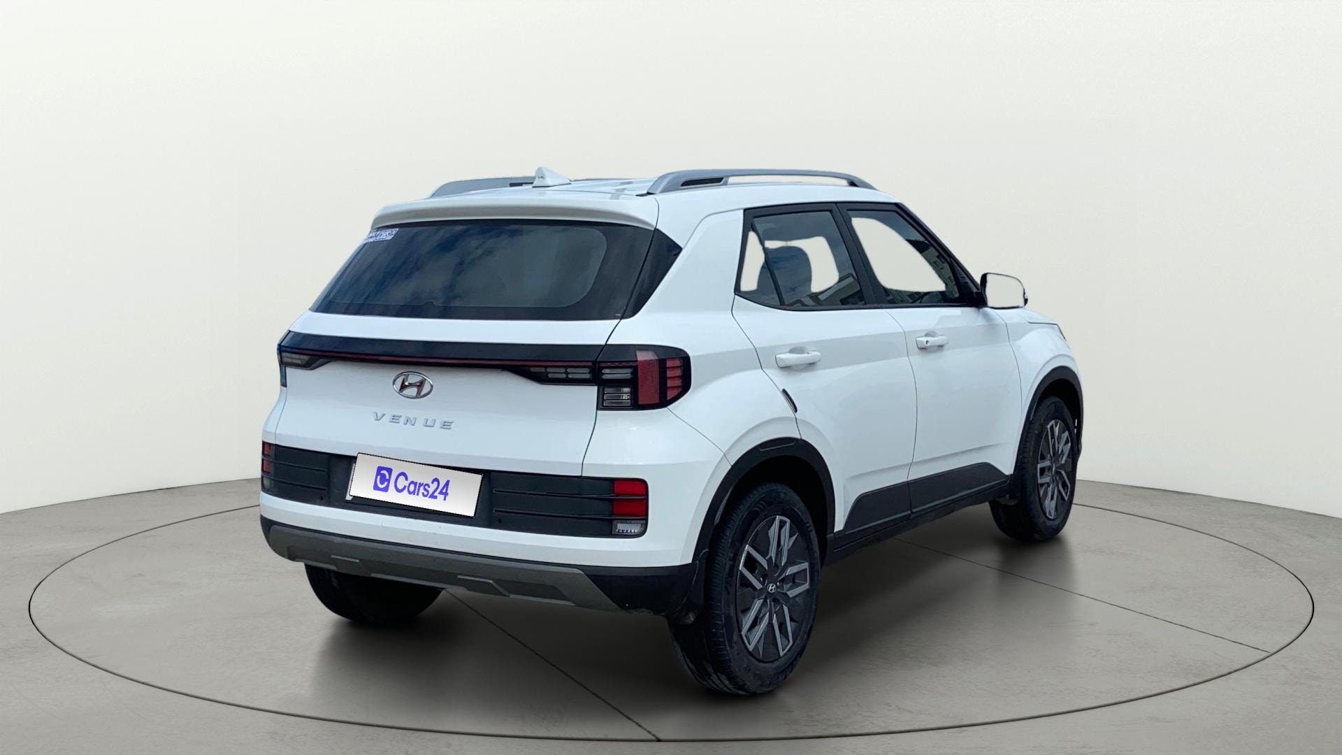 View 2022 Hyundai Venue S Plus 1.5 Diesel MT Image 43 Used 2022 Hyundai Venue S Plus 1.5 Diesel MT Image 43