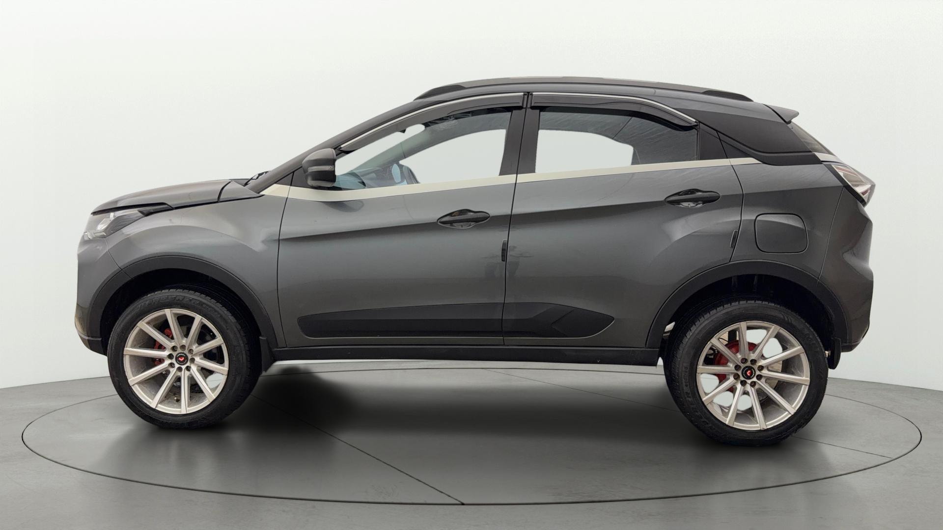 View 2023 Tata Nexon Revotron XE Image 5 Used 2023 Tata Nexon Revotron XE Image 5