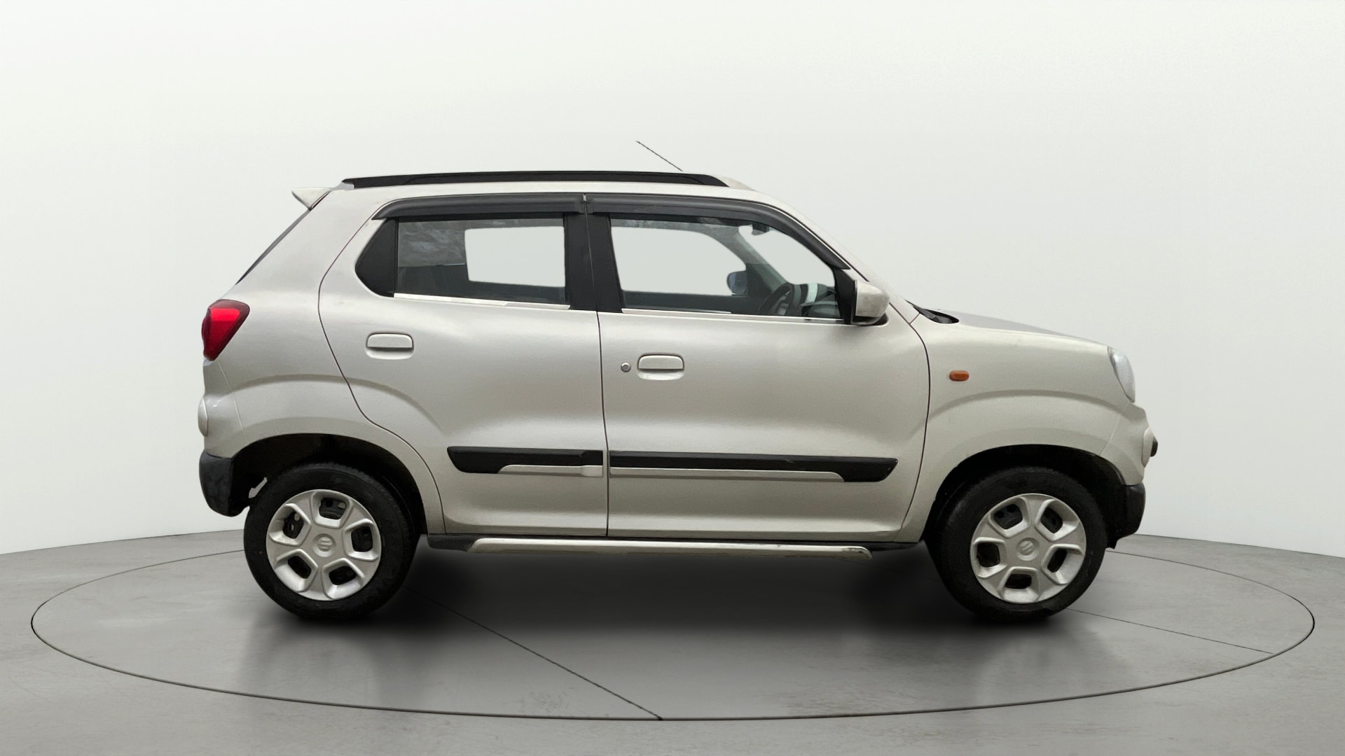 View 2022 Maruti Suzuki 1000 Base Variant Image 8 Used 2022 Maruti Suzuki 1000 Base Variant Image 8
