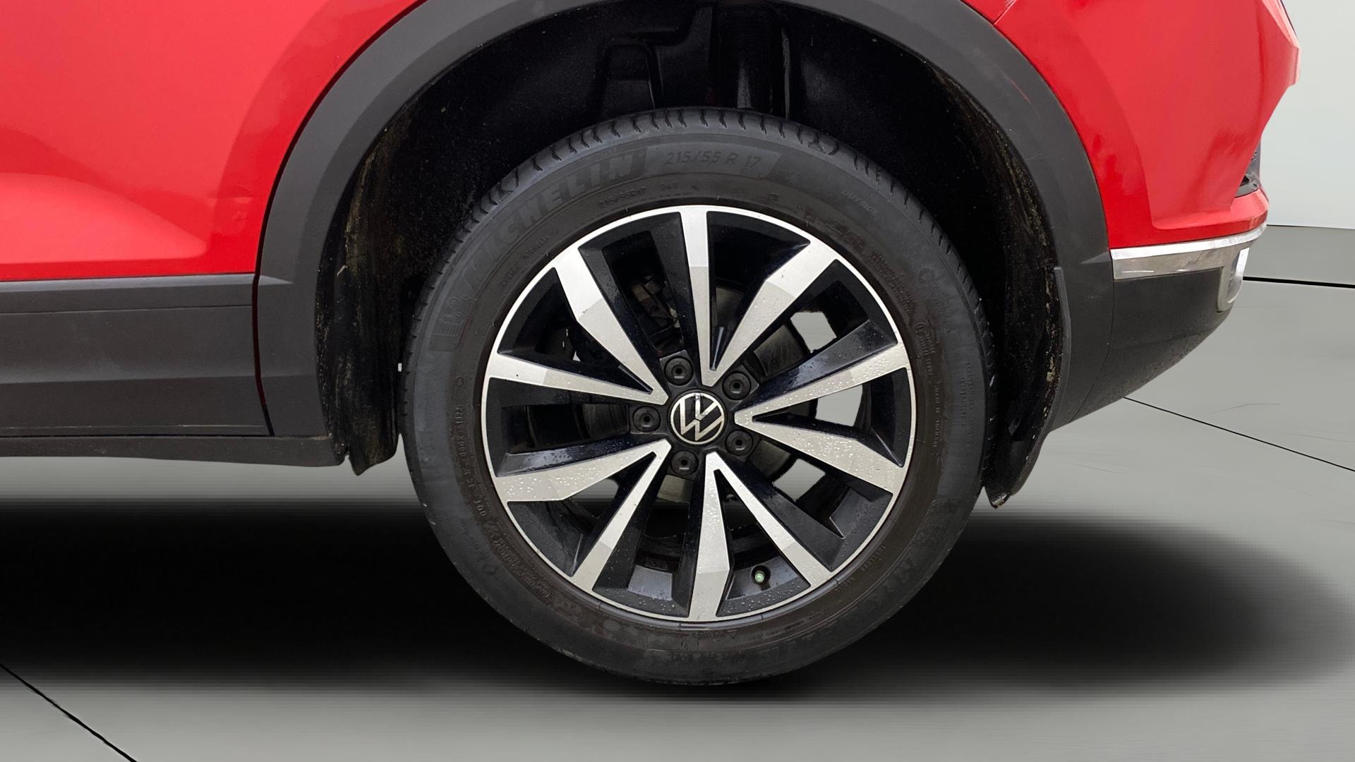 View 2021 Volkswagen T-Roc 1.5 TSI Image 11 Used 2021 Volkswagen T-Roc 1.5 TSI Image 11