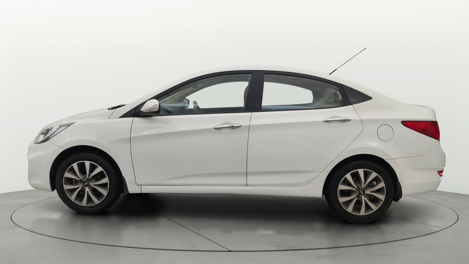 View 2013 Hyundai Fluidic Verna 1.6 VTVT SX O Image 5 Used 2013 Hyundai Fluidic Verna 1.6 VTVT SX O Image 5
