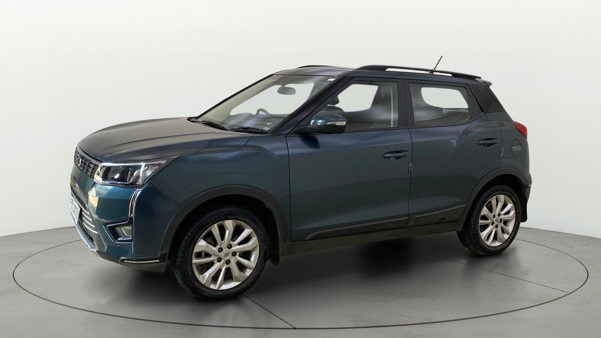 View 2019 Mahindra XUV300 W4 Petrol BS IV Image 35 Used 2019 Mahindra XUV300 W4 Petrol BS IV Image 35
