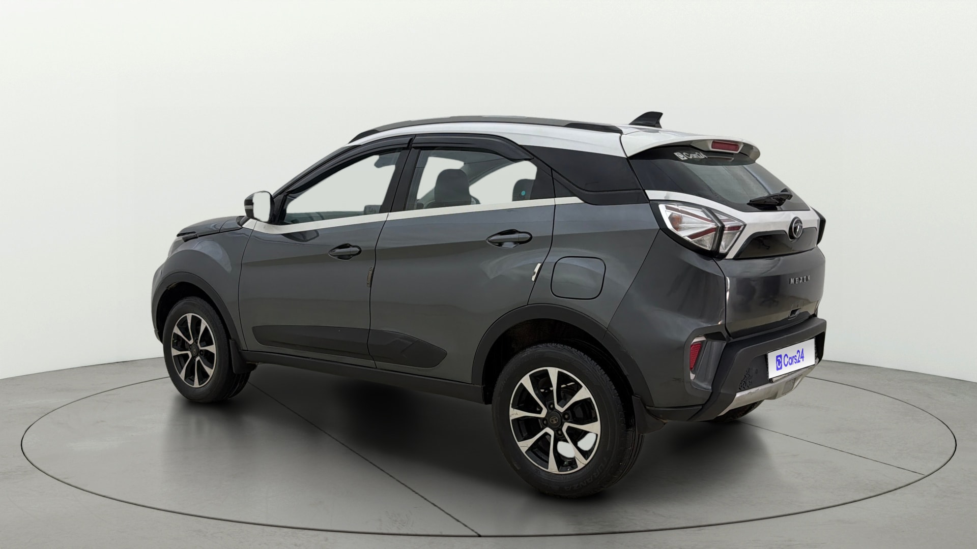 View 2020 Tata Nexon Revotron XE Image 2 Used 2020 Tata Nexon Revotron XE Image 2