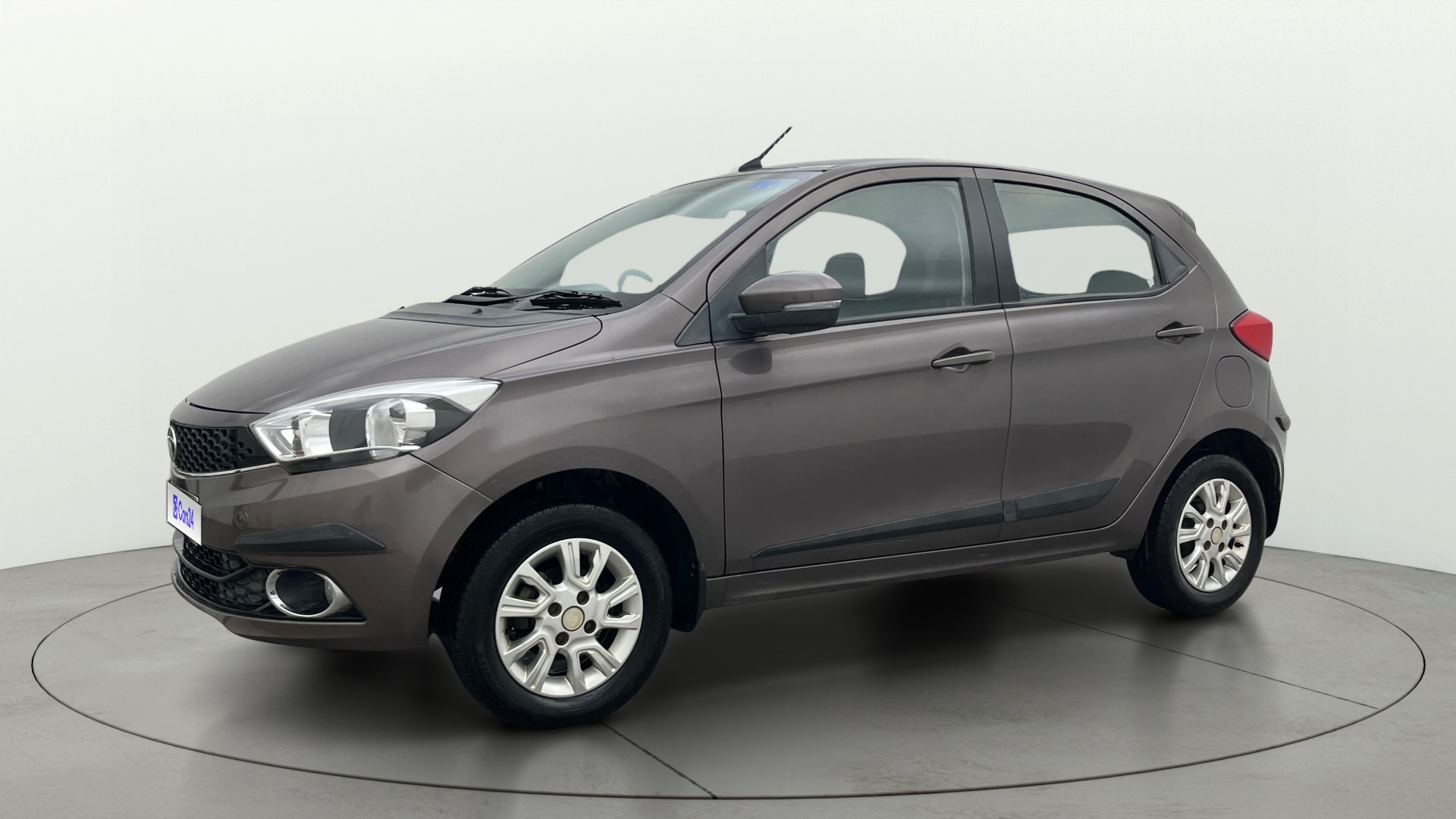 View 2018 Tata Tiago Revotorq XB Image 34 Used 2018 Tata Tiago Revotorq XB Image 34