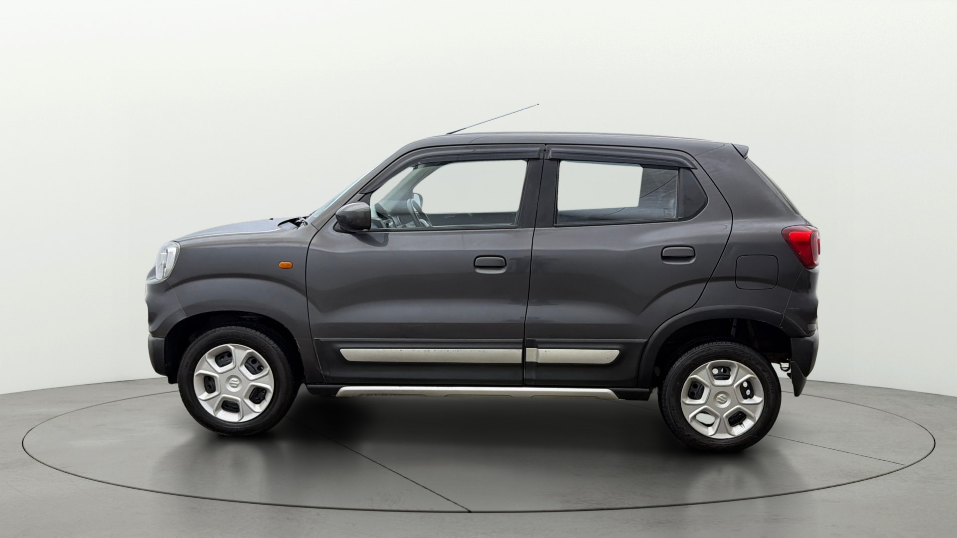 View 2021 Maruti Suzuki 1000 Base Variant Image 5 Used 2021 Maruti Suzuki 1000 Base Variant Image 5