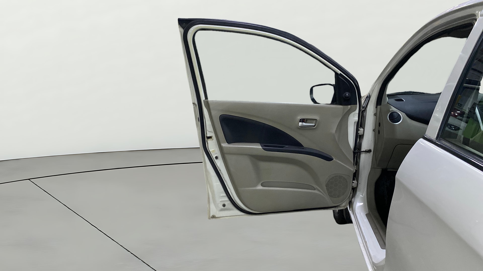 View 2014 Maruti Suzuki 1000 Base Variant Image 30 Used 2014 Maruti Suzuki 1000 Base Variant Image 30