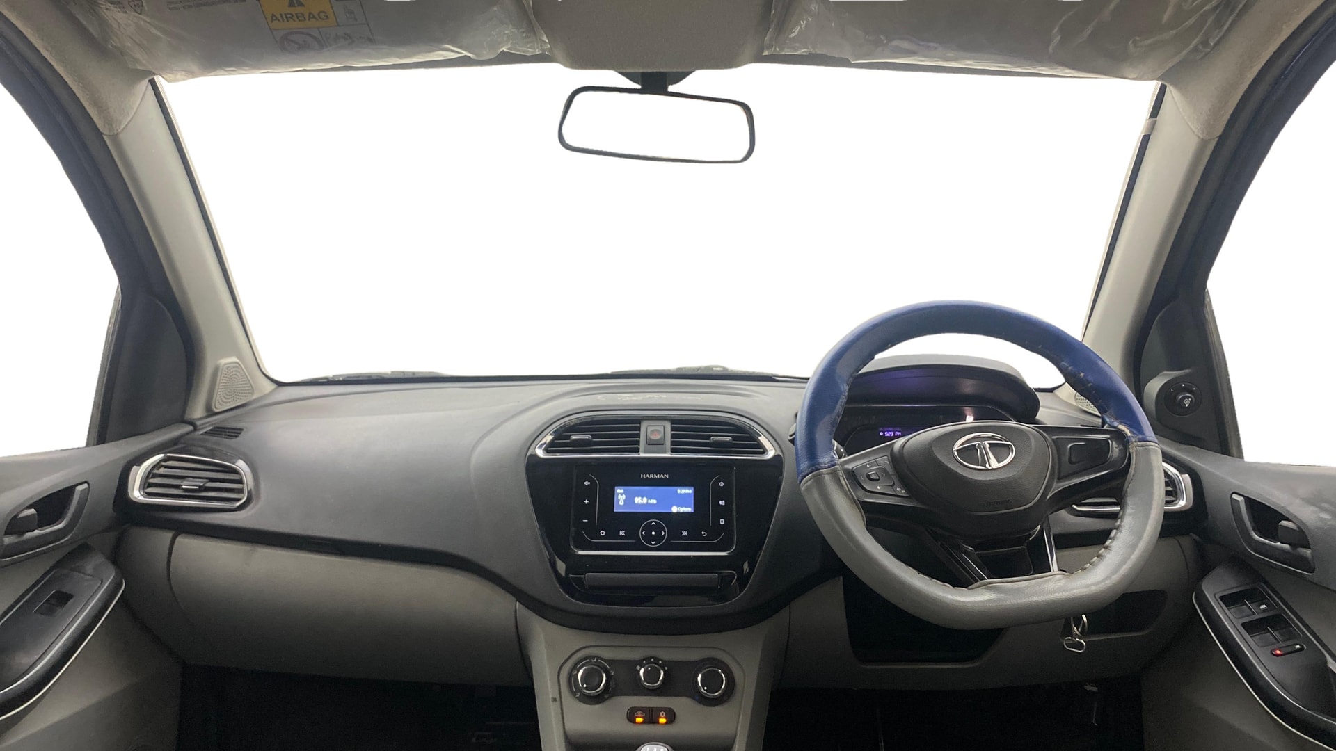 View 2022 Tata Tiago Revotorq XB Image 16 Used 2022 Tata Tiago Revotorq XB Image 16