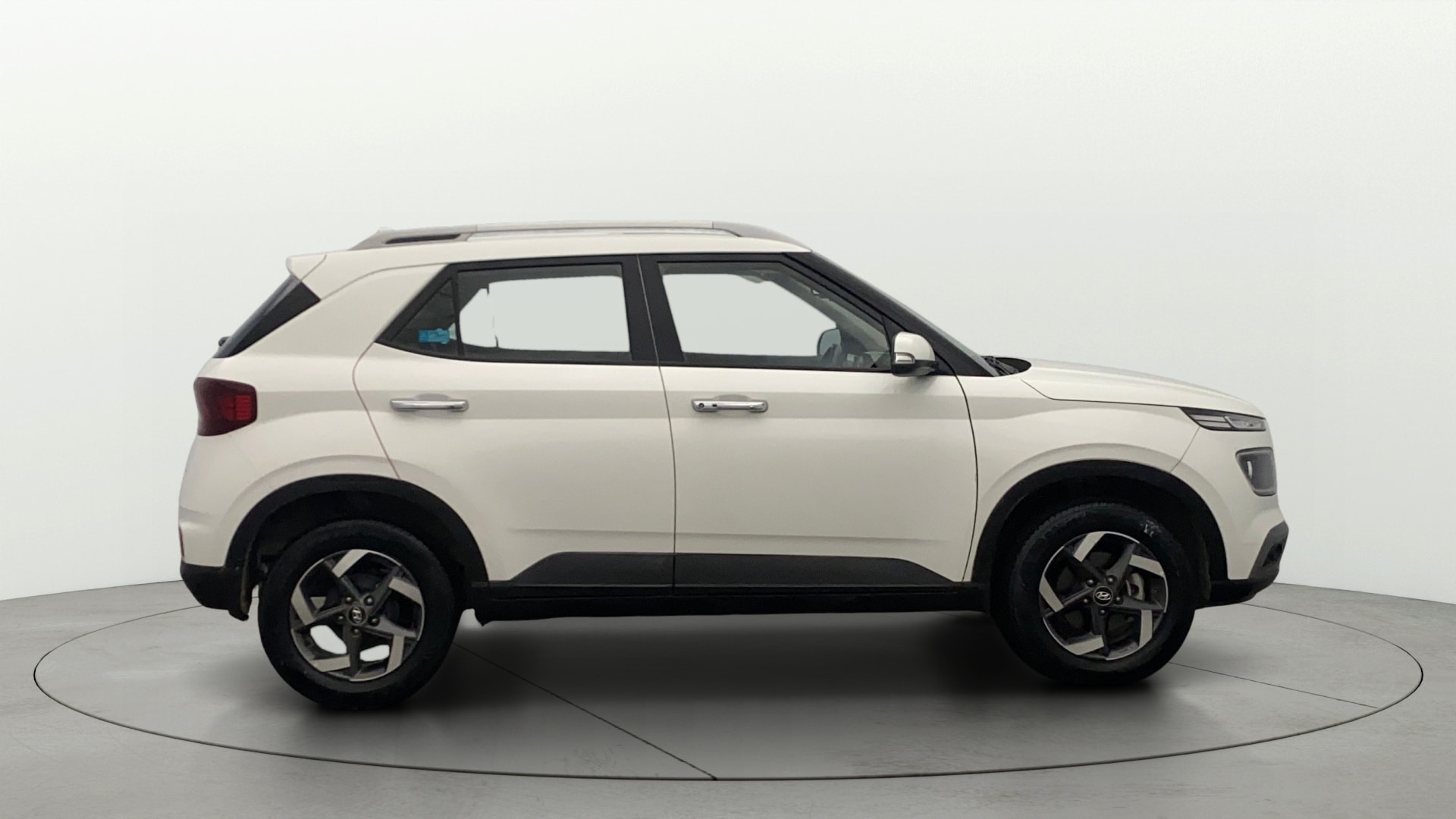 View 2019 Hyundai Venue SX (O) 1.0 iMT Petrol Image 29 Used 2019 Hyundai Venue SX (O) 1.0 iMT Petrol Image 29