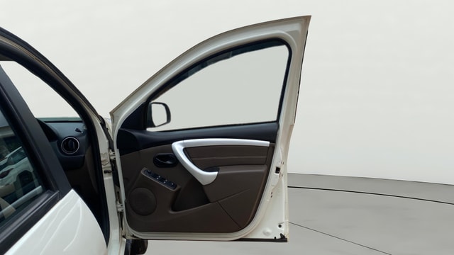 View Renault Duster Image 45 Used Renault Duster Image 45