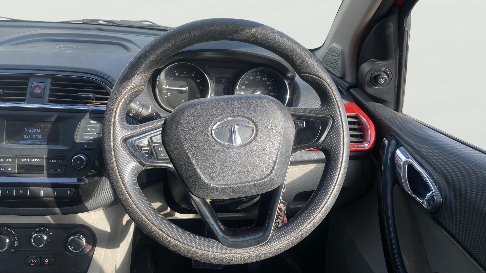 View 2018 Tata Tiago Revotorq XB Image 20 Used 2018 Tata Tiago Revotorq XB Image 20