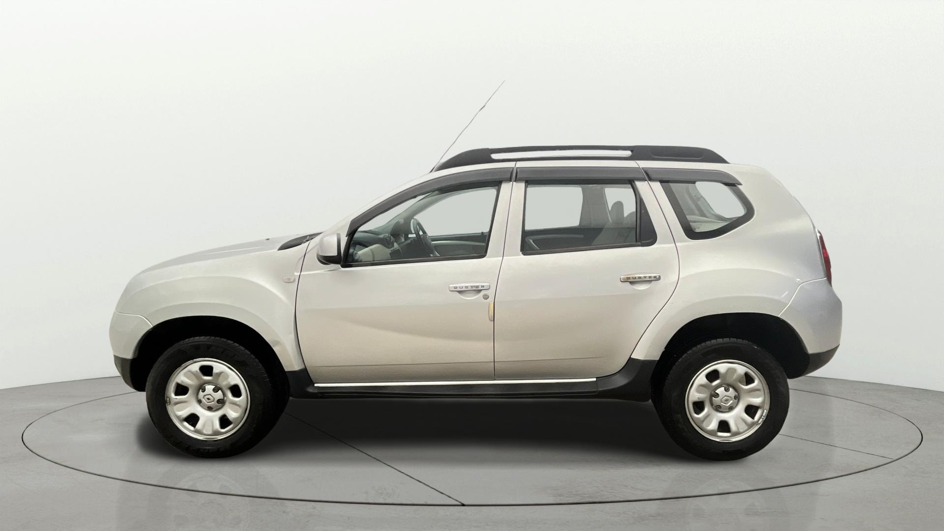 View 2014 Renault Duster Petrol RXL Image 5 Used 2014 Renault Duster Petrol RXL Image 5