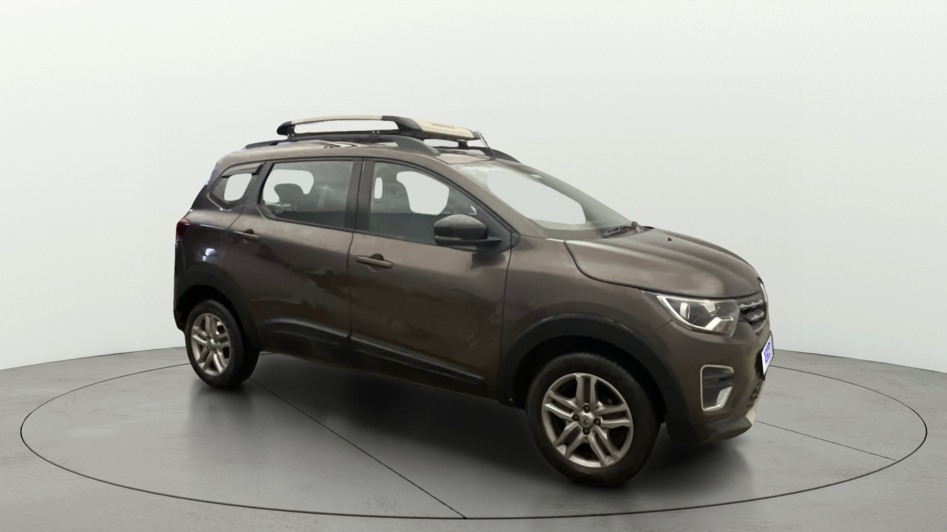 View 2022 Renault Triber RXZ AMT Image 23 Used 2022 Renault Triber RXZ AMT Image 23
