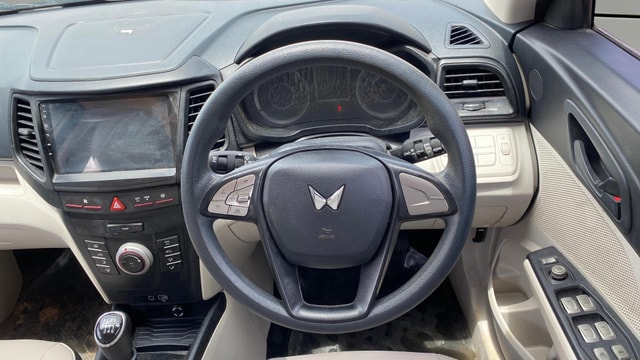 View Mahindra XUV300 Image 20 Used Mahindra XUV300 Image 20