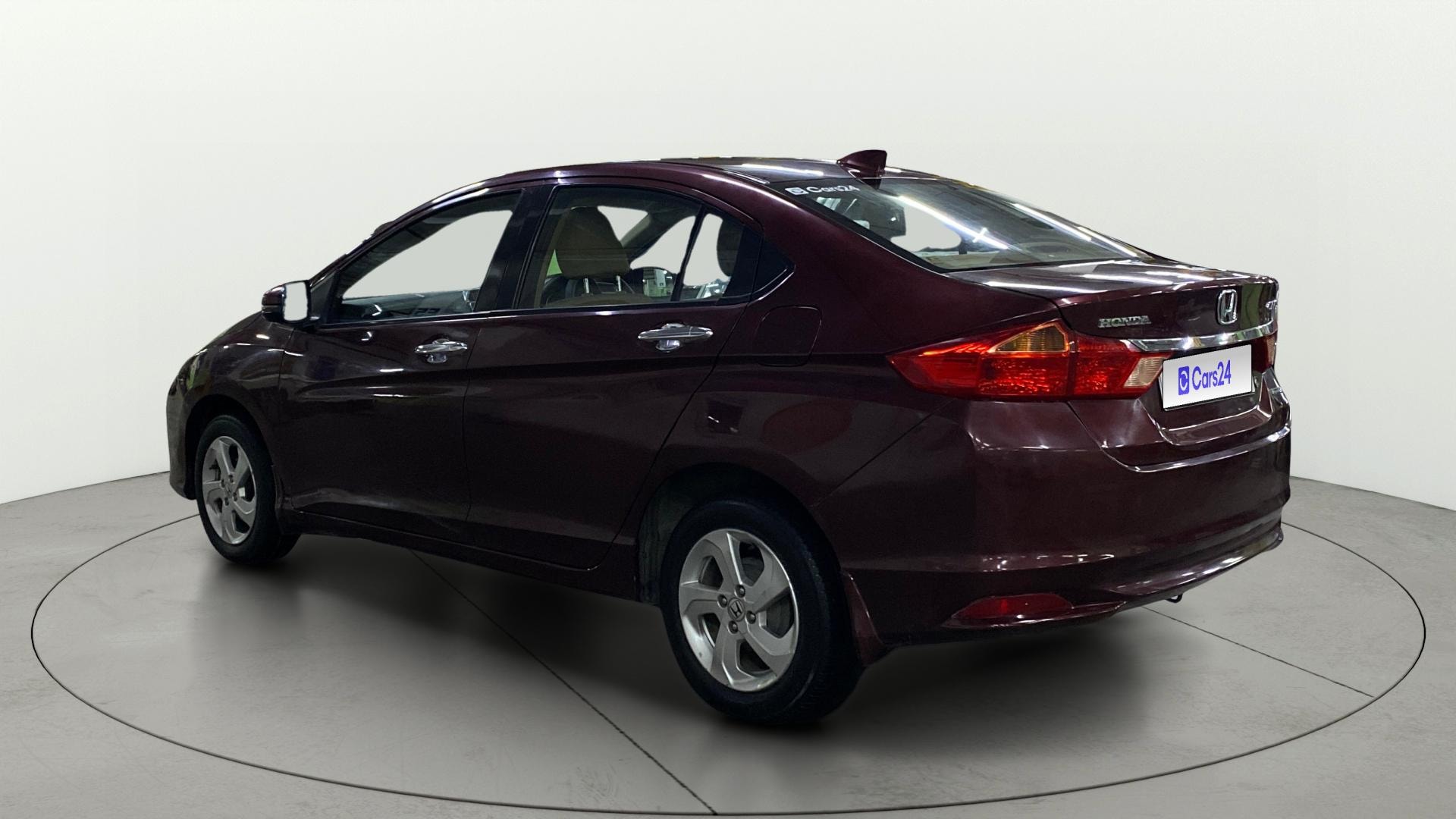View 2015 Honda City ZX MT Diesel Anniversary Edition Image 2 Used 2015 Honda City ZX MT Diesel Anniversary Edition Image 2