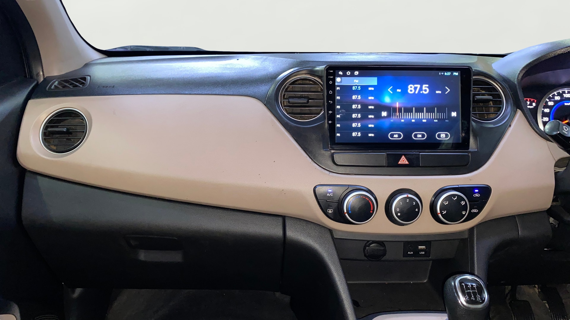 View 2017 Hyundai Grand i10 1.2 Sportz(O) Petrol Image 17 Used 2017 Hyundai Grand i10 1.2 Sportz(O) Petrol Image 17