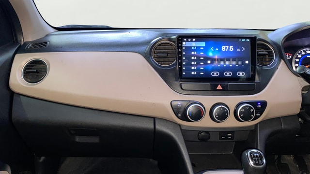 View Hyundai Grand i10 Image 17 Used Hyundai Grand i10 Image 17