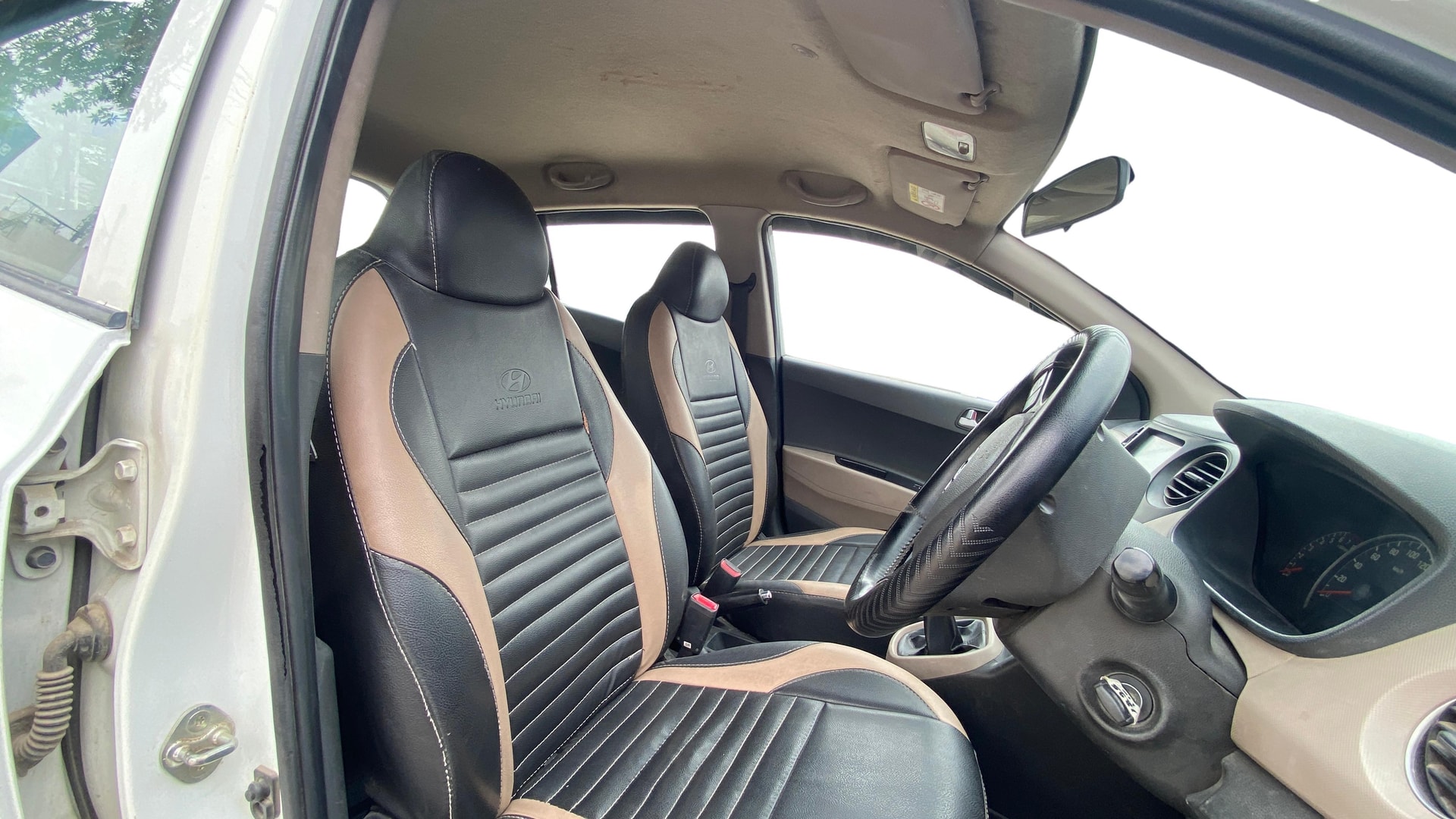 View 2019 Hyundai Grand i10 Sportz 1.2 Kappa Image 25 Used 2019 Hyundai Grand i10 Sportz 1.2 Kappa Image 25