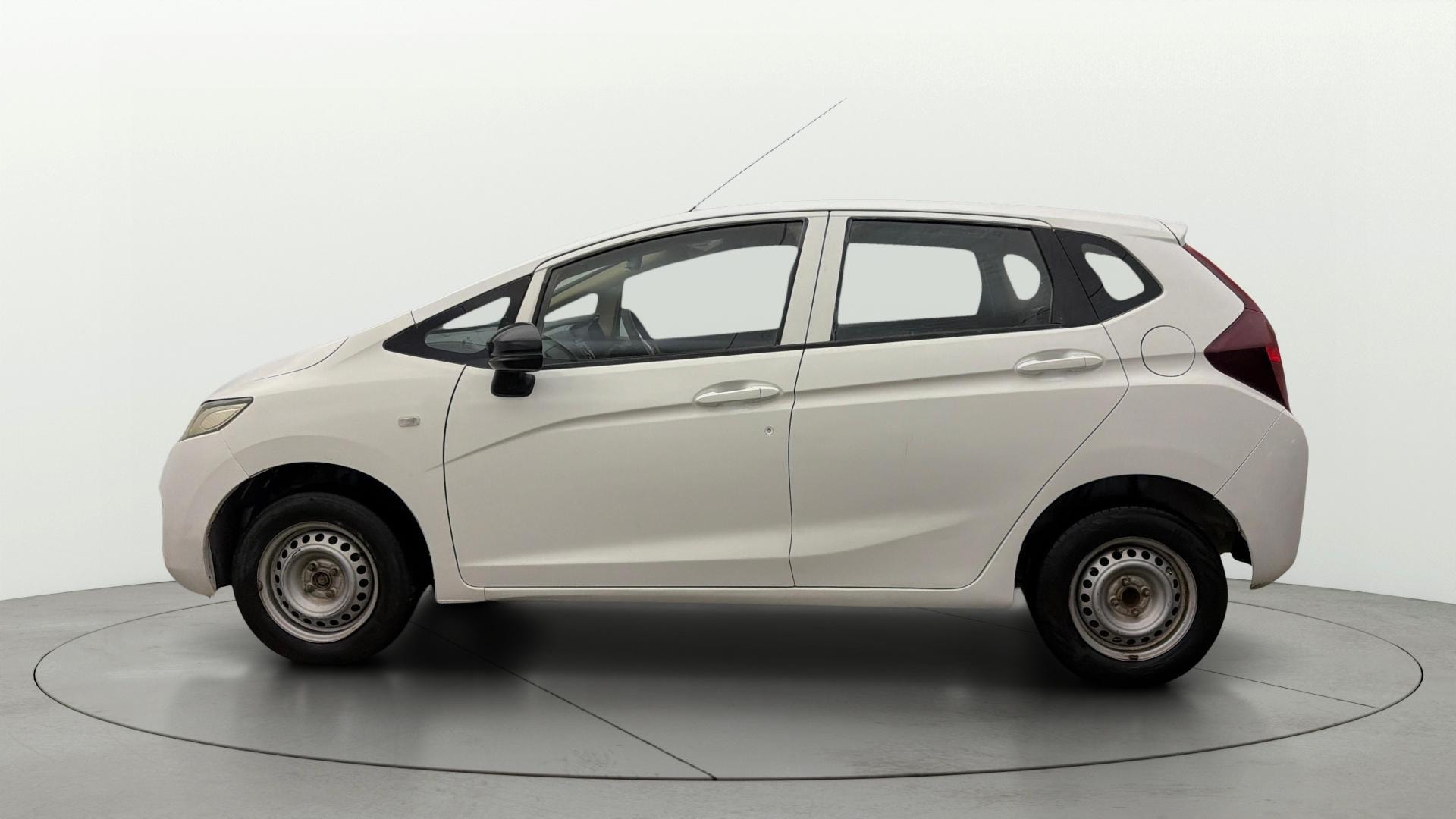 View 2017 Honda Jazz E MT Diesel Image 5 Used 2017 Honda Jazz E MT Diesel Image 5