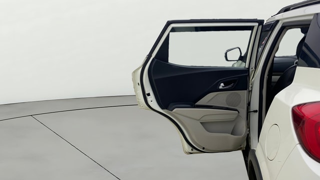 View Mahindra XUV300 Image 22 Used Mahindra XUV300 Image 22
