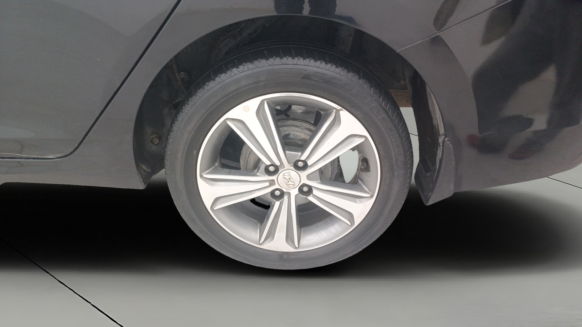 View 2018 Hyundai Verna 1.6 VTVT SX Image 8 Used 2018 Hyundai Verna 1.6 VTVT SX Image 8