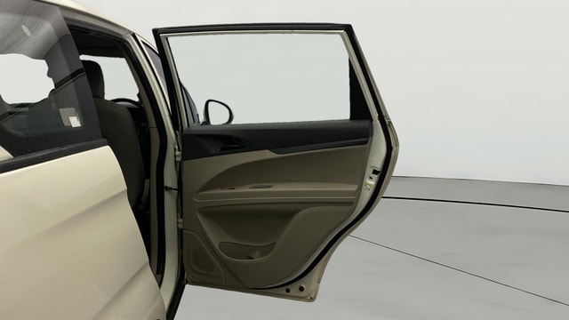 View Mahindra Marazzo Image 7 Used Mahindra Marazzo Image 7