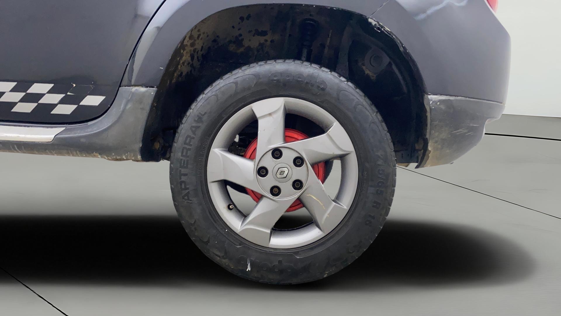 View 2015 Renault Duster Diesel 85PS RXE Image 7 Used 2015 Renault Duster Diesel 85PS RXE Image 7