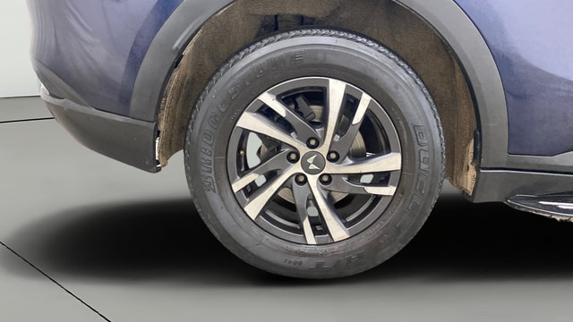 View Mahindra XUV700 Image 24 Used Mahindra XUV700 Image 24