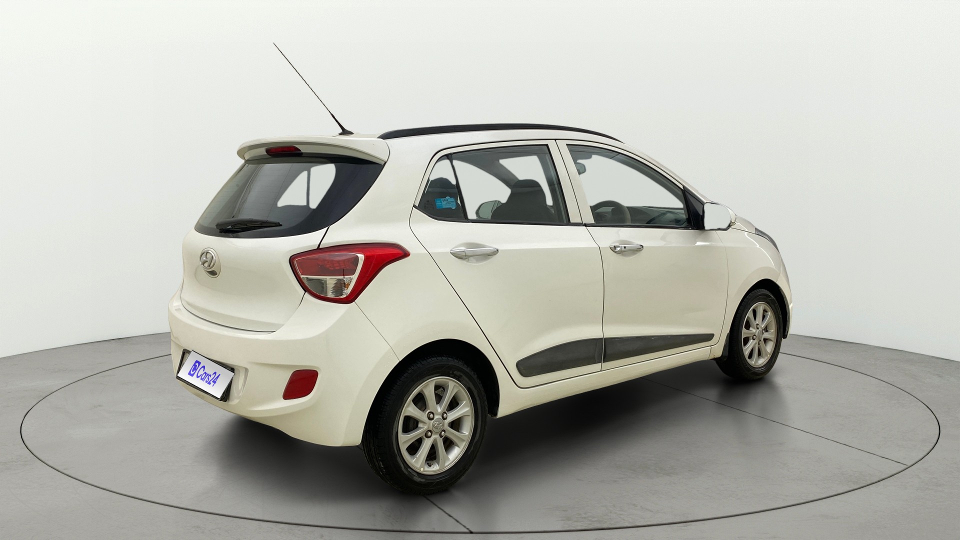 View 2015 Hyundai Grand i10 Asta AT 1.2 Kappa VTVT Image 43 Used 2015 Hyundai Grand i10 Asta AT 1.2 Kappa VTVT Image 43