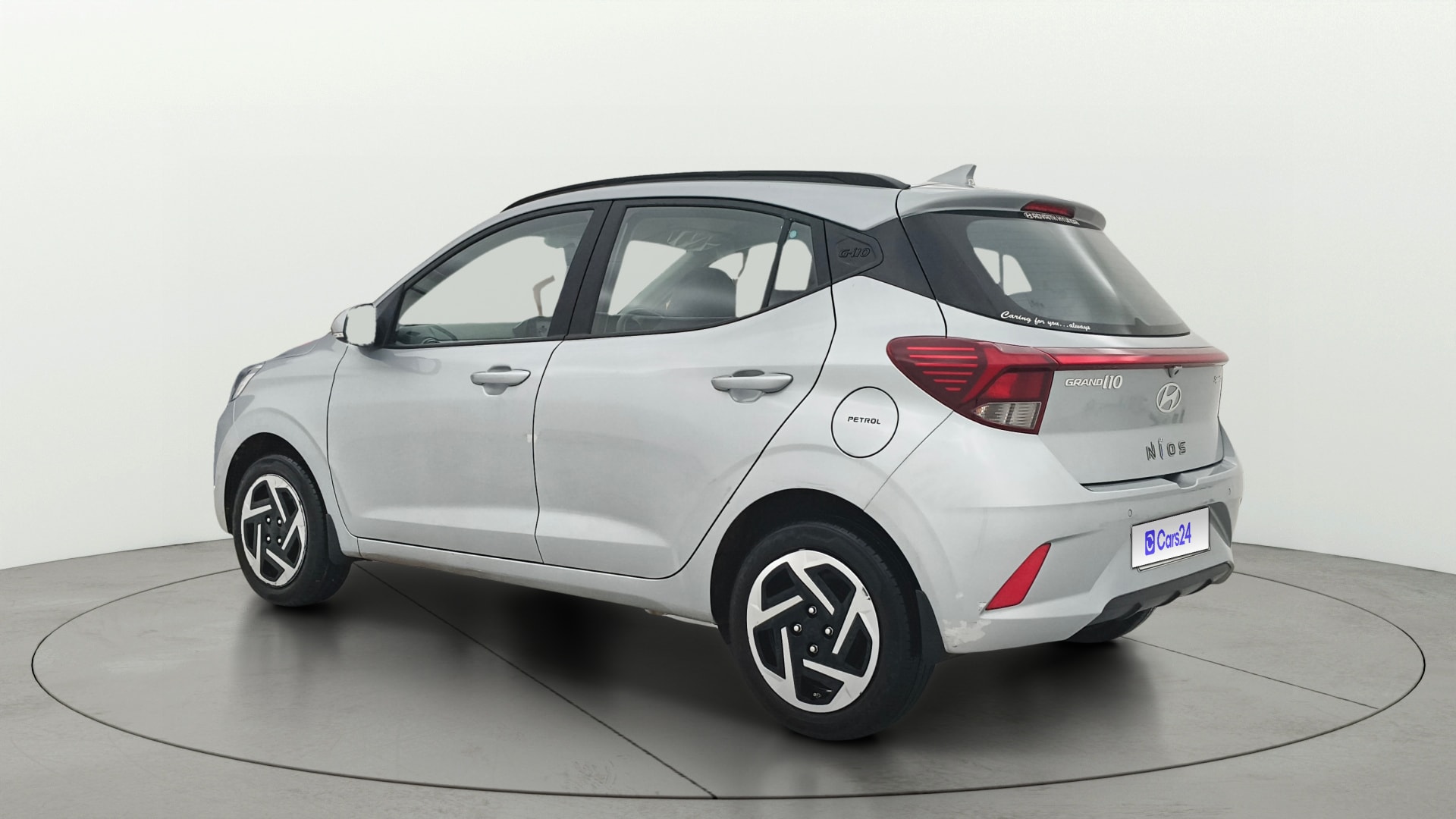View 2024 Hyundai Grand i10 Nios Sportz Petrol AMT Image 2 Used 2024 Hyundai Grand i10 Nios Sportz Petrol AMT Image 2